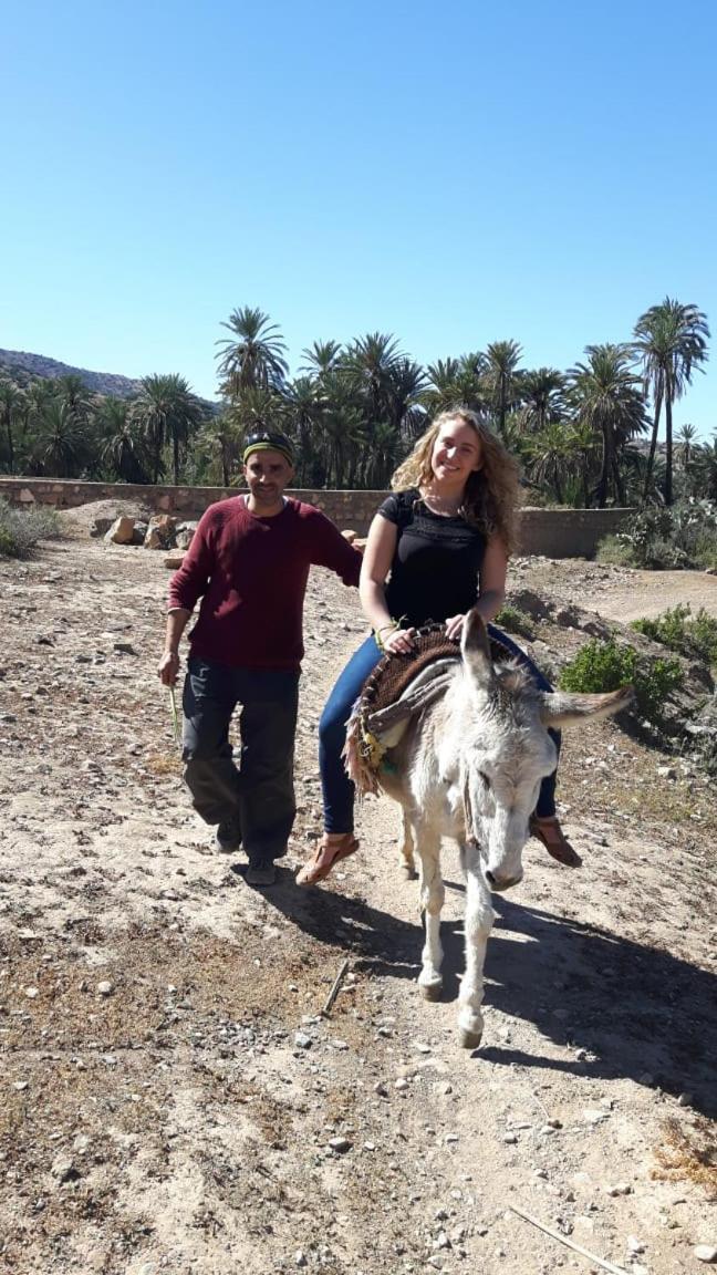 Maison D Hotes Tioute Chez Abdelmajid エクステリア 写真
